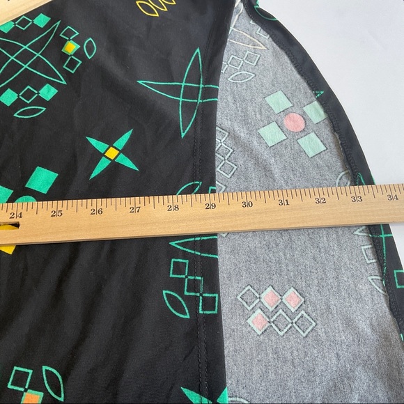 LuLaRoe Irma Geometric High Low Top Size Large New With Tags - Picture 5 of 10